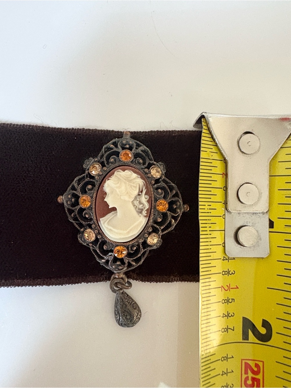 Vintage-Inspired Brown Velvet Cameo Choker Necklace - BOGO Deal - Picture 3 of 9